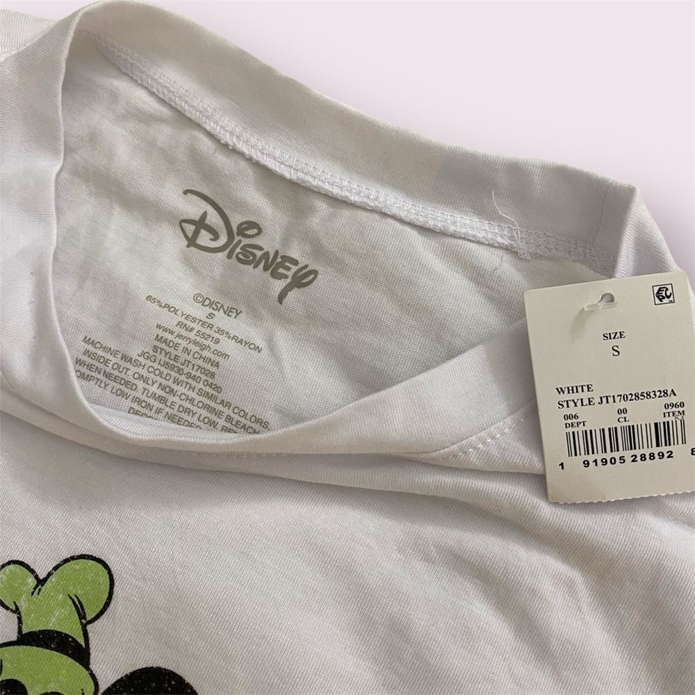 Disney Mickey Mouse & Friends Tee 🏰 - Picture 3 of 3